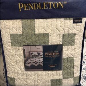 Pendleton Painted Cove Quilt Set - Olive and White
